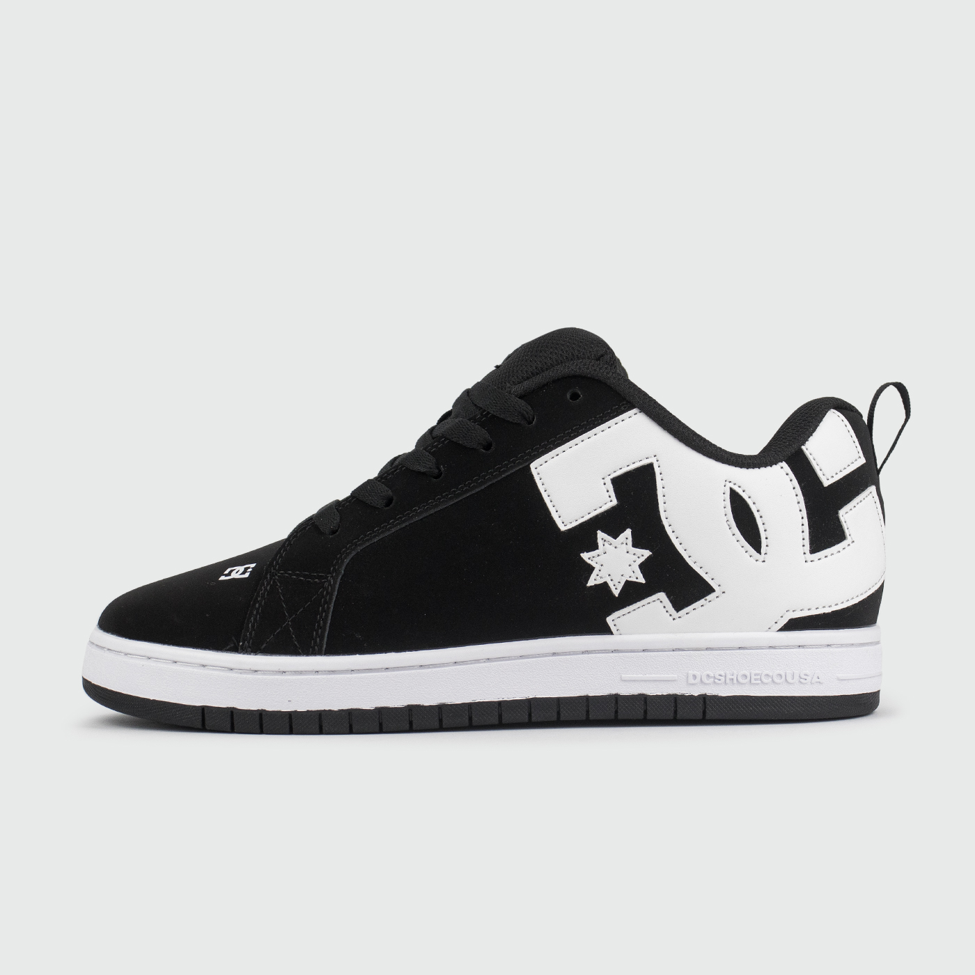 Shoes Court Graffik Black/White чаще выбирают клиенты