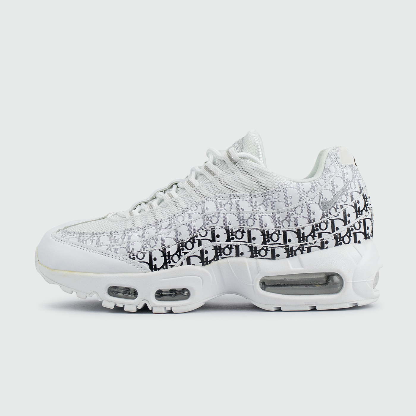 Air Max 95 x Dior White чаще выбирают клиенты