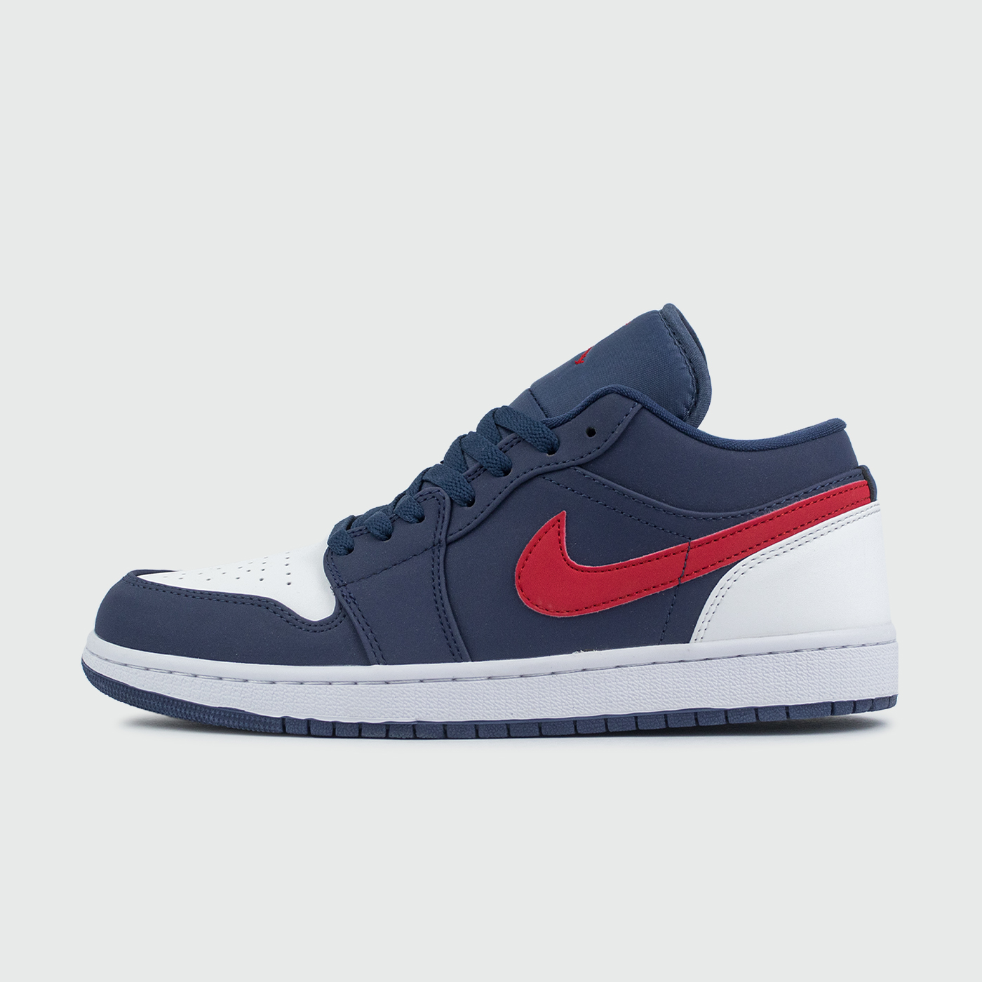 1 Low Blue/White/Red чаще выбирают клиенты