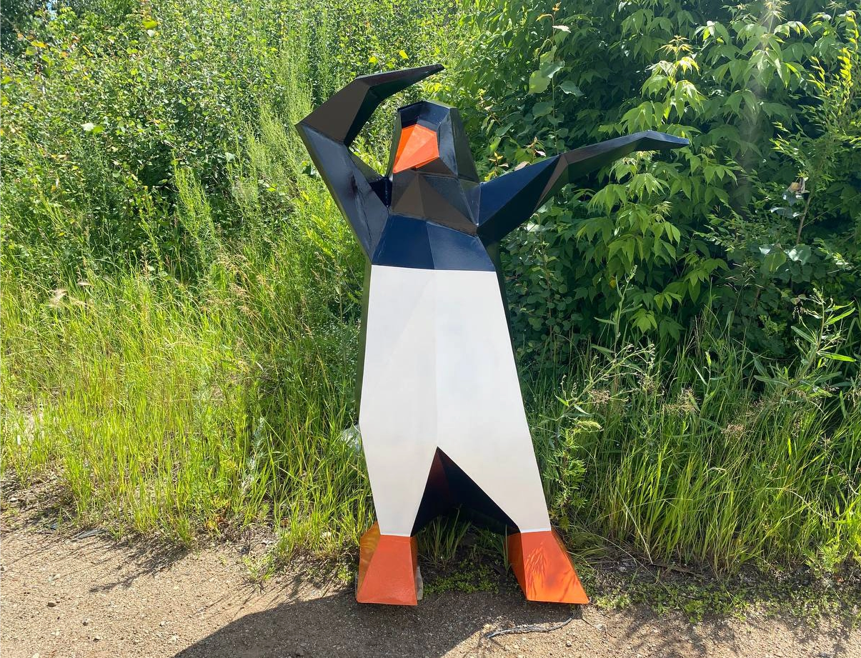 Полигональная фигура Пингвин