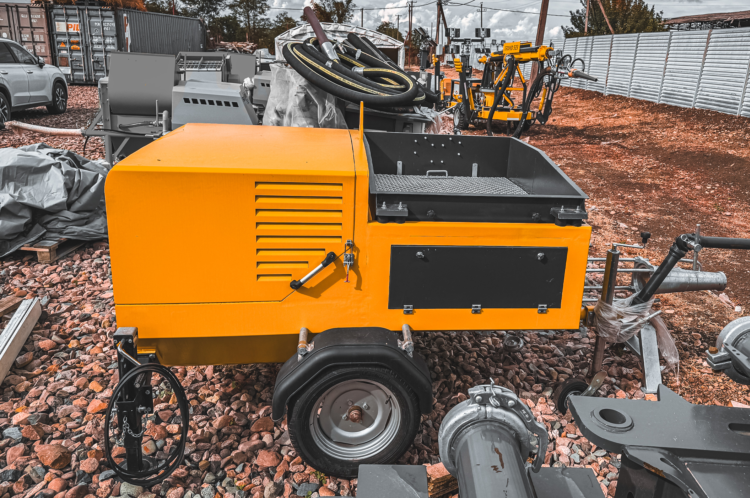 Мультивольтажная штукатурная станция PowerMix в работе