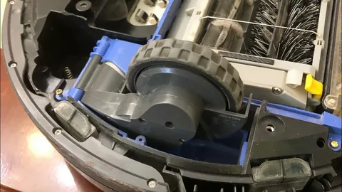 Колесо робота-пылесоса заблокировано Колесо робота-пылесоса заблокировано: как очистить редуктор от волос и шерсти.