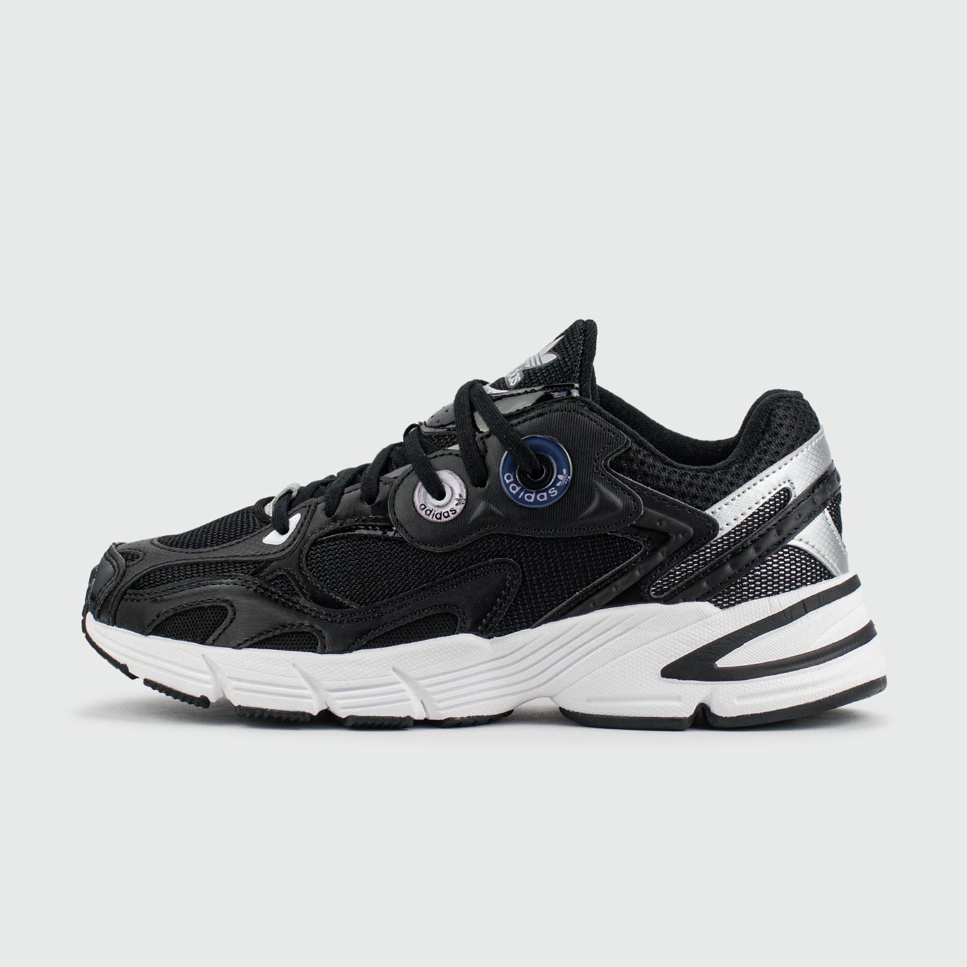 Astir Black/White Wmns чаще выбирают клиенты
