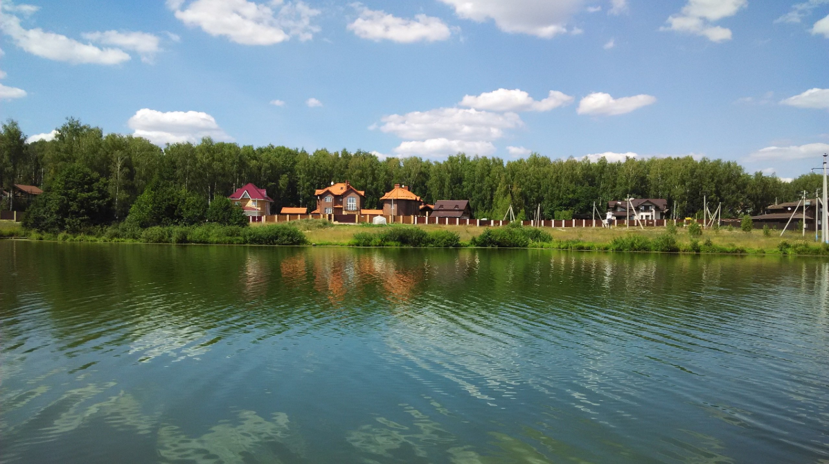 Чистое озеро в Филипповском