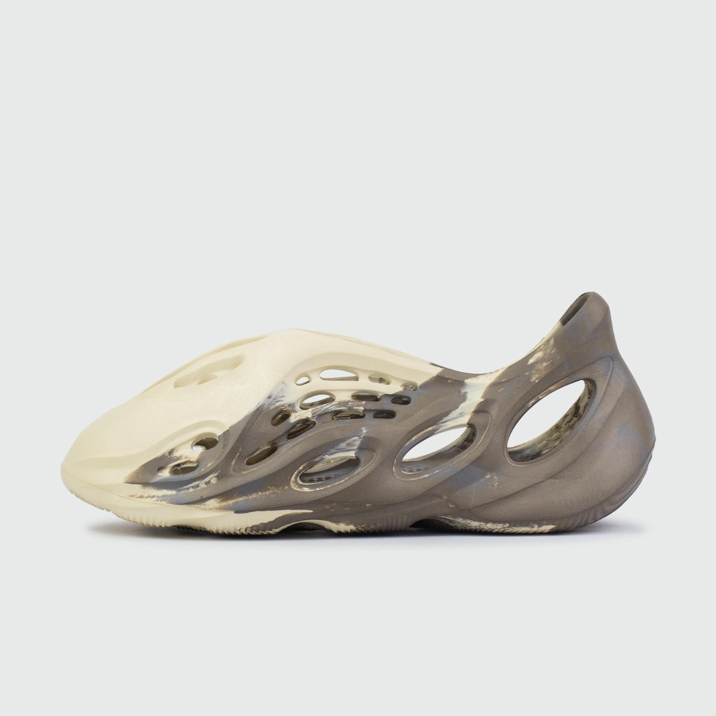 Yeezy Foam Cream Clay чаще выбирают клиенты