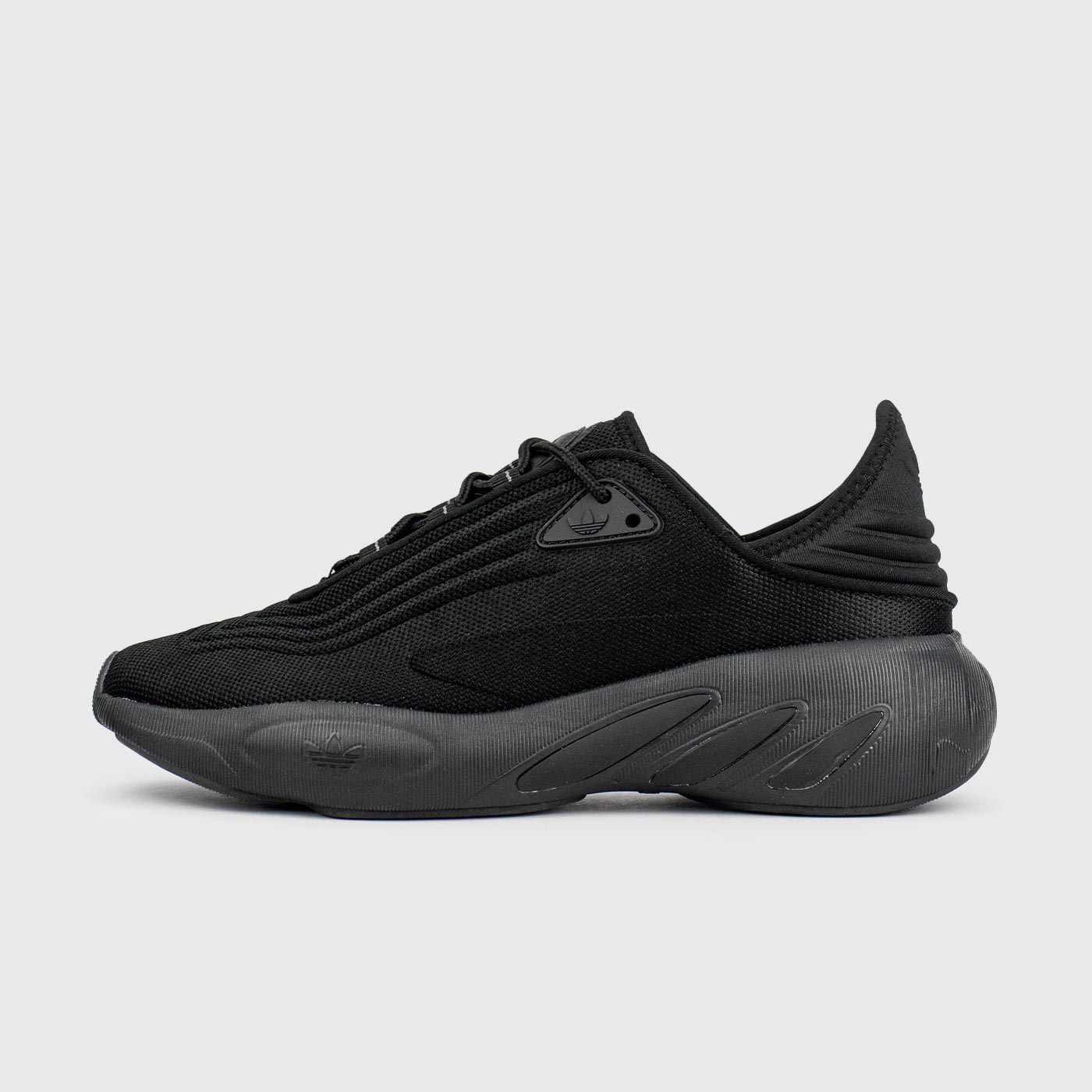 Adifom Sltn Trp.Black чаще выбирают клиенты