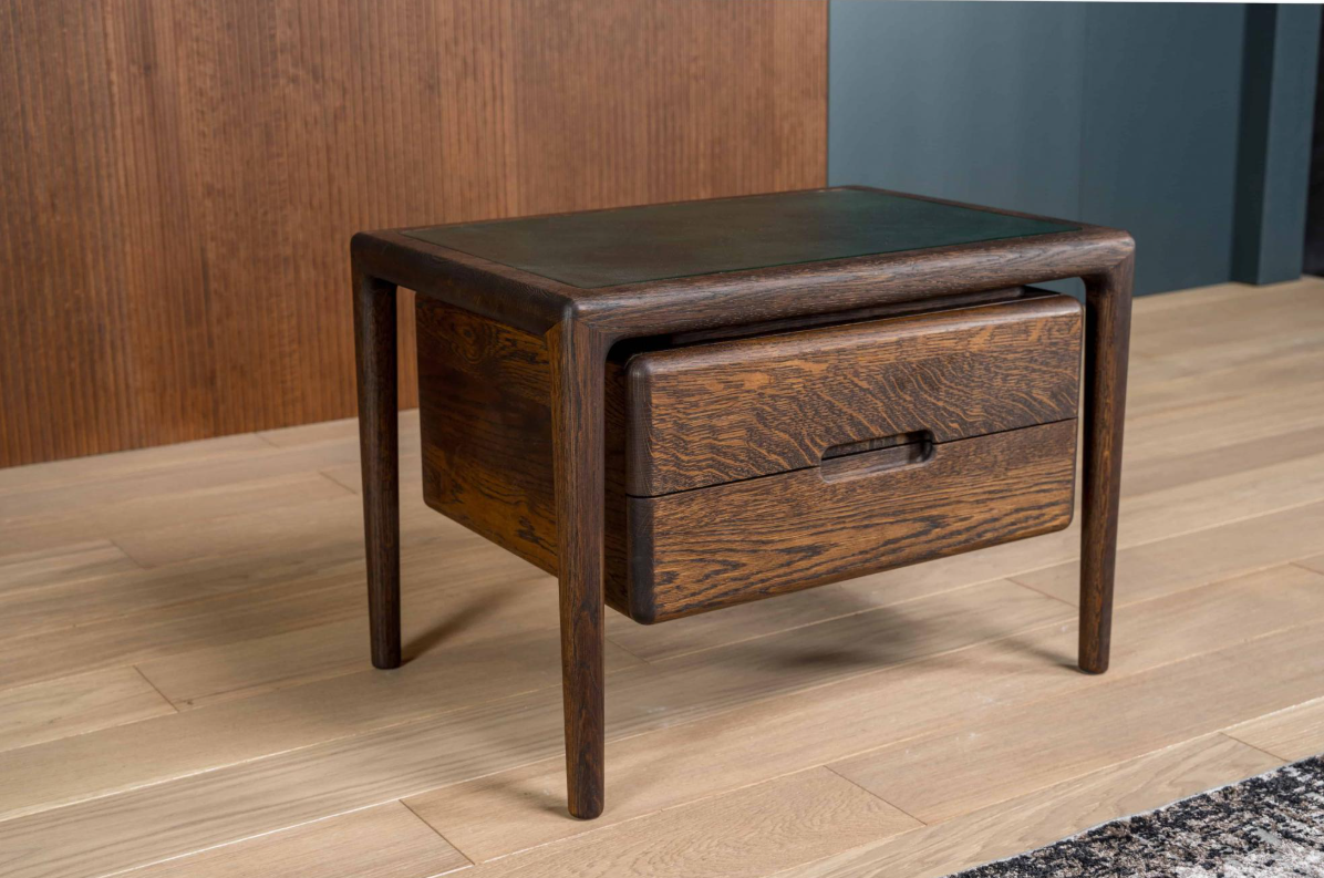 тумба прикроватная из натурального дерева под заказ