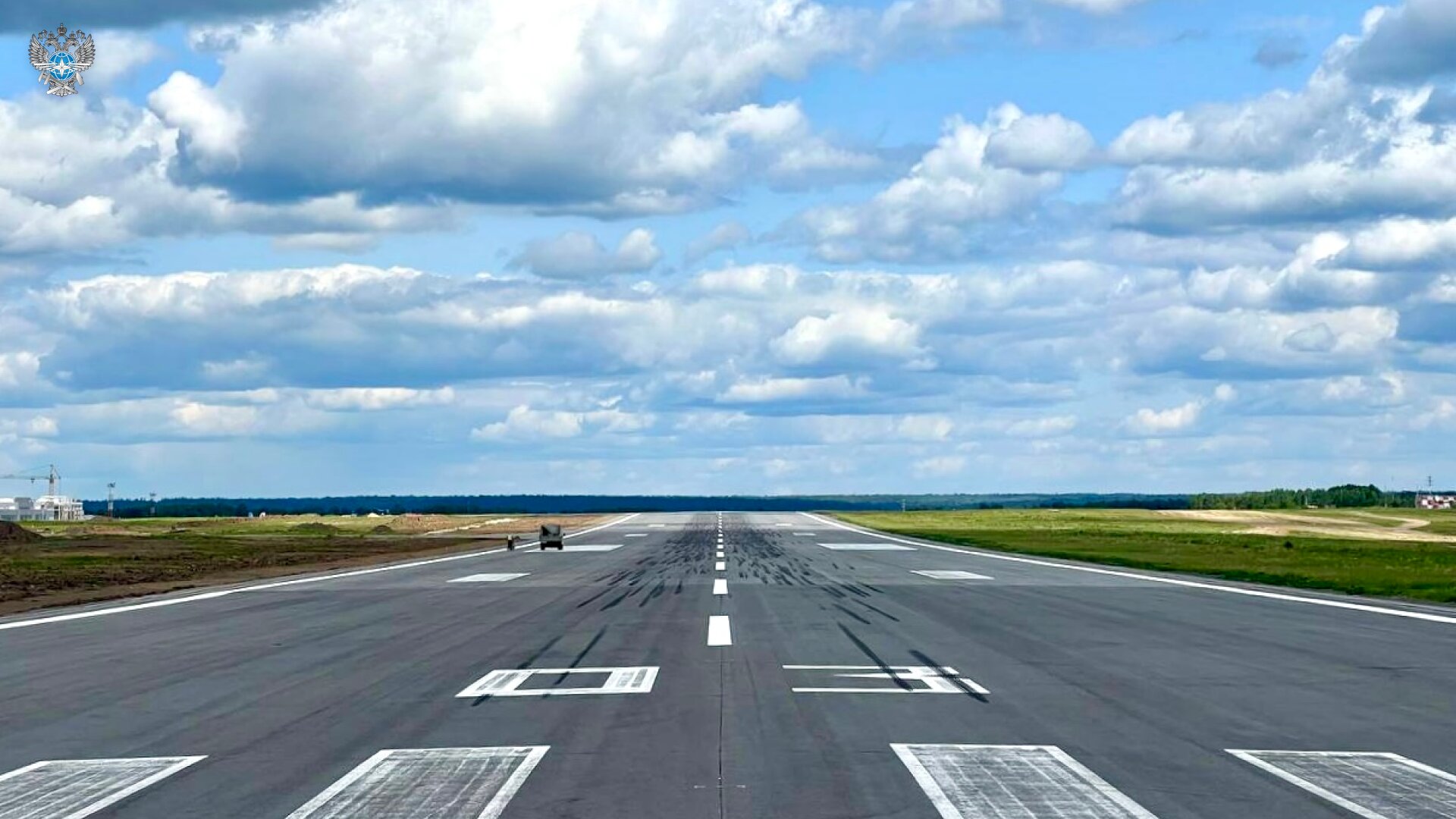 В аэропорту города Томска полностью завершены работы по реконструкции взлетно-посадочной полосы