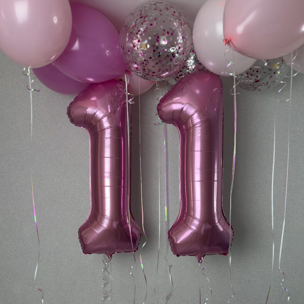 Цифры 11 розовое фламинго и шары под потолок