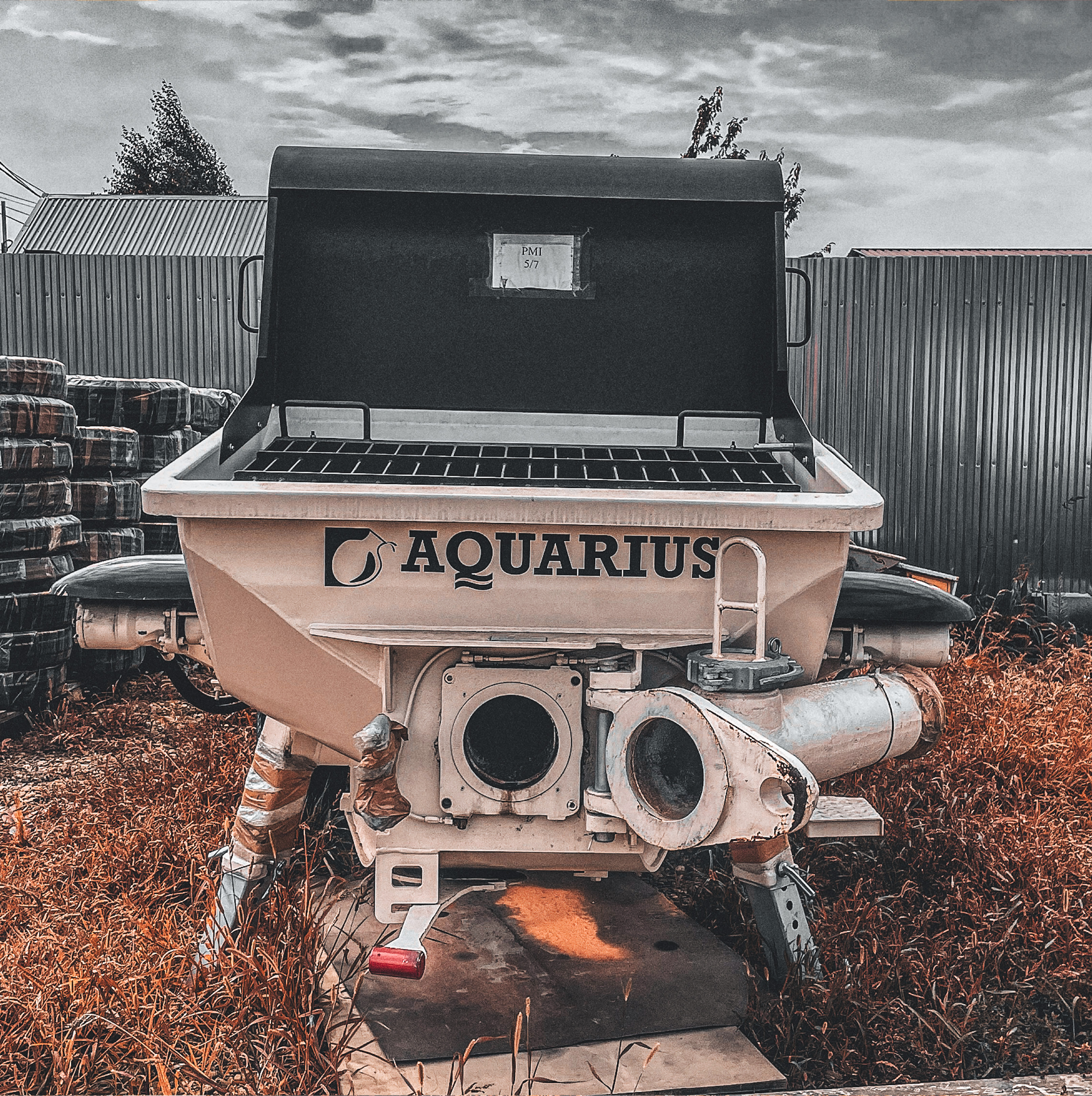 Крупный план узлов сборки и сервисных компонентов