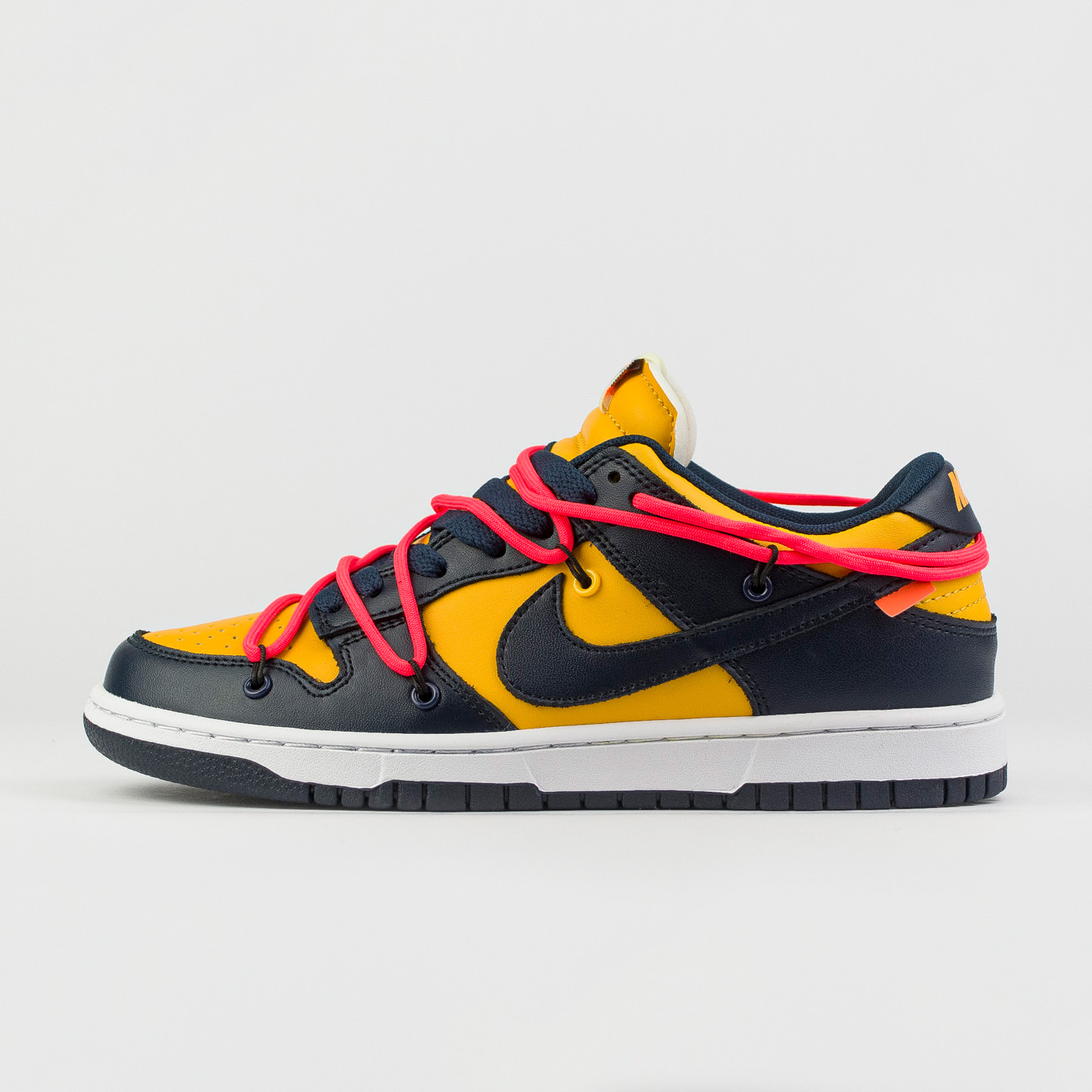 Dunk Low x Off-White Wmns University Gold чаще выбирают клиенты