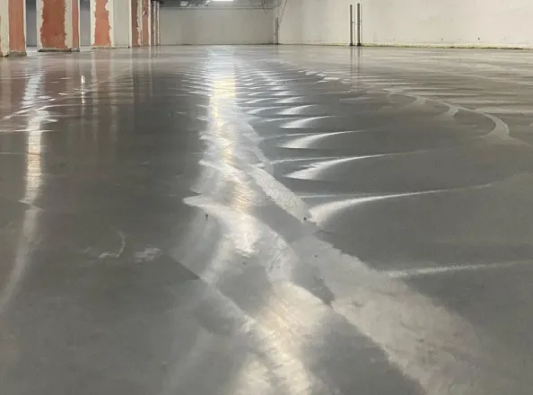 Бетонный пол с топпингом Бетонный пол с топпингом