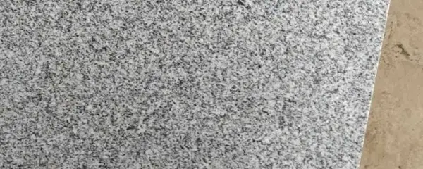Серый гранит уральский Сибирский плитка полированная фото купить оптом