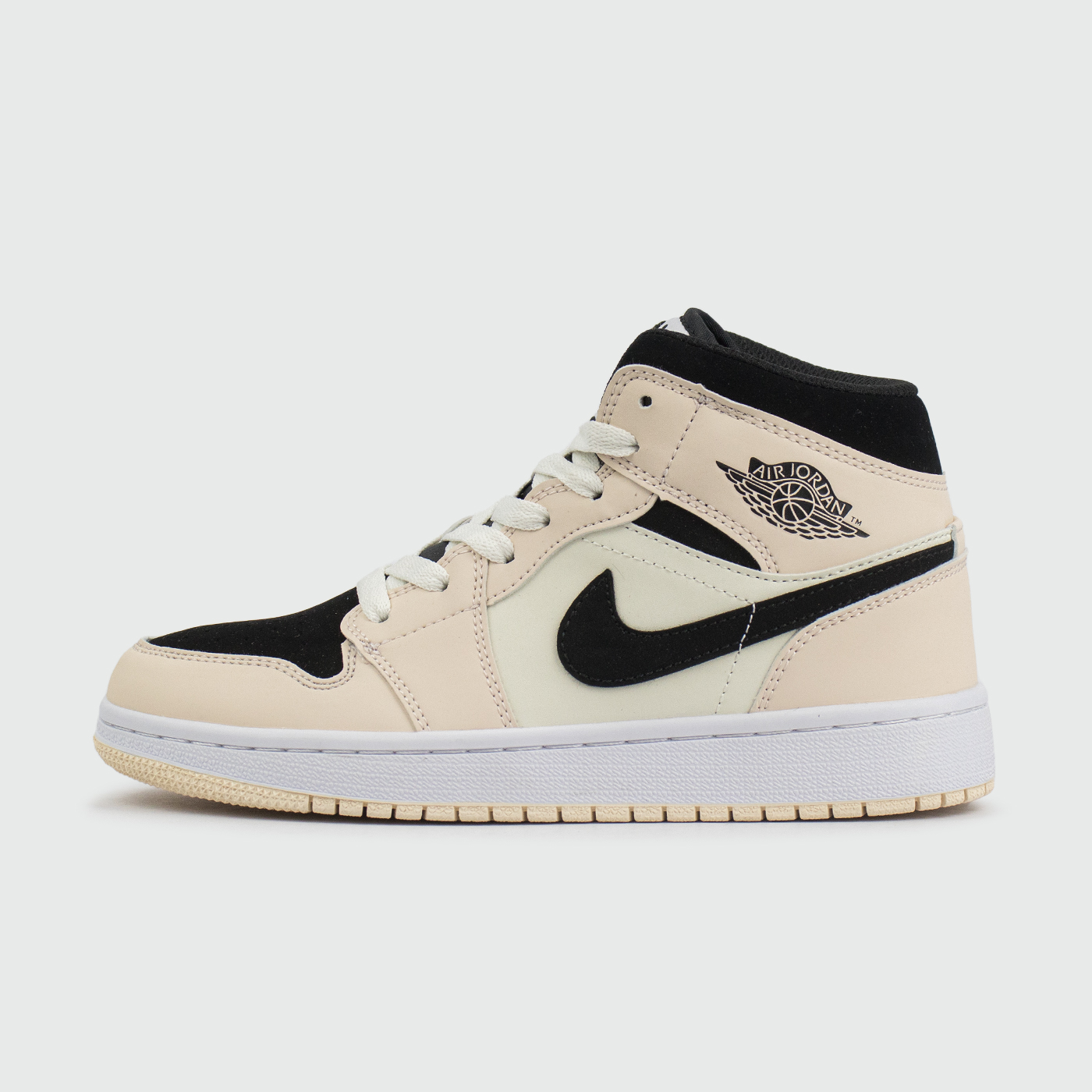 1 Wmns Cream Black чаще выбирают клиенты