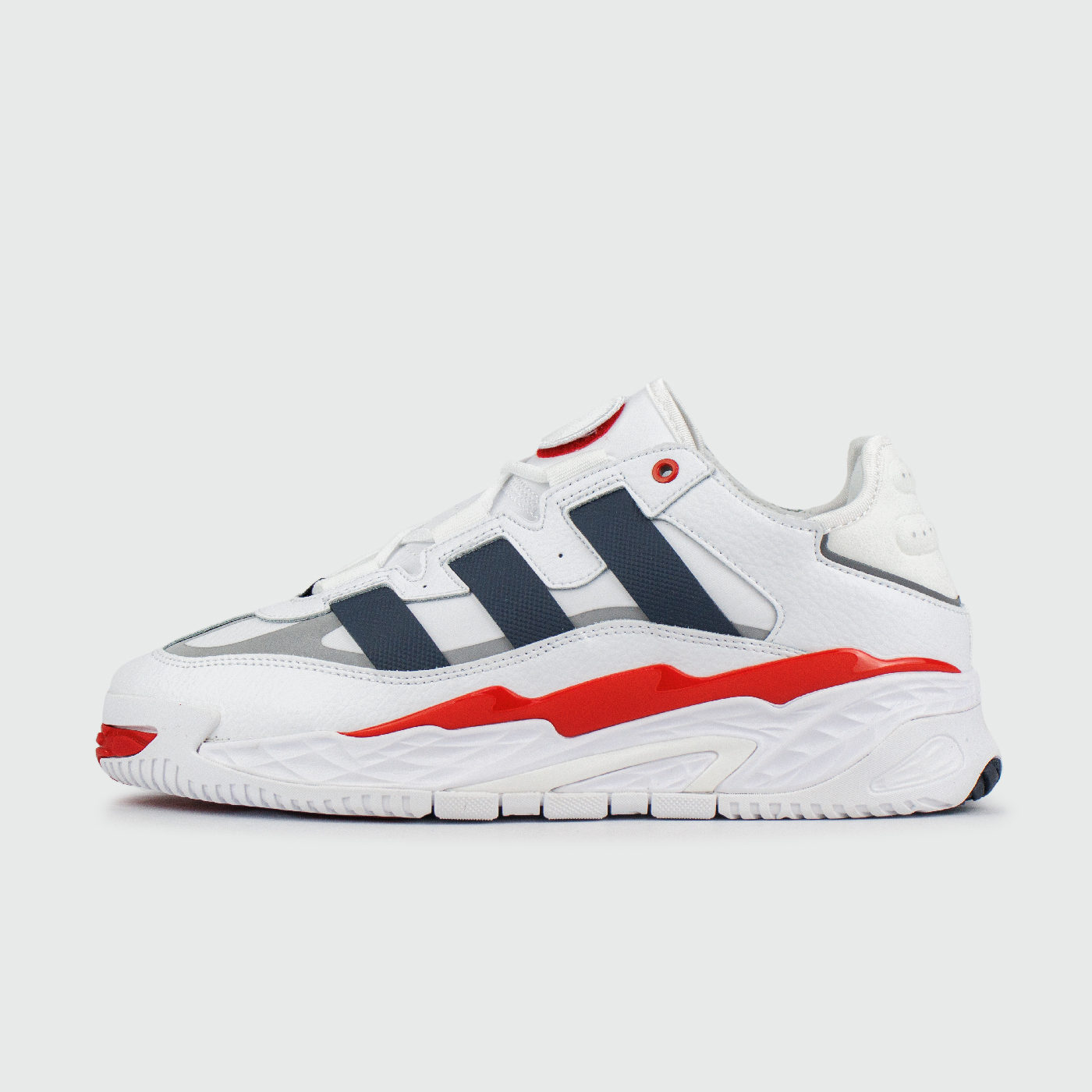Niteball White/Blue/Red чаще выбирают клиенты
