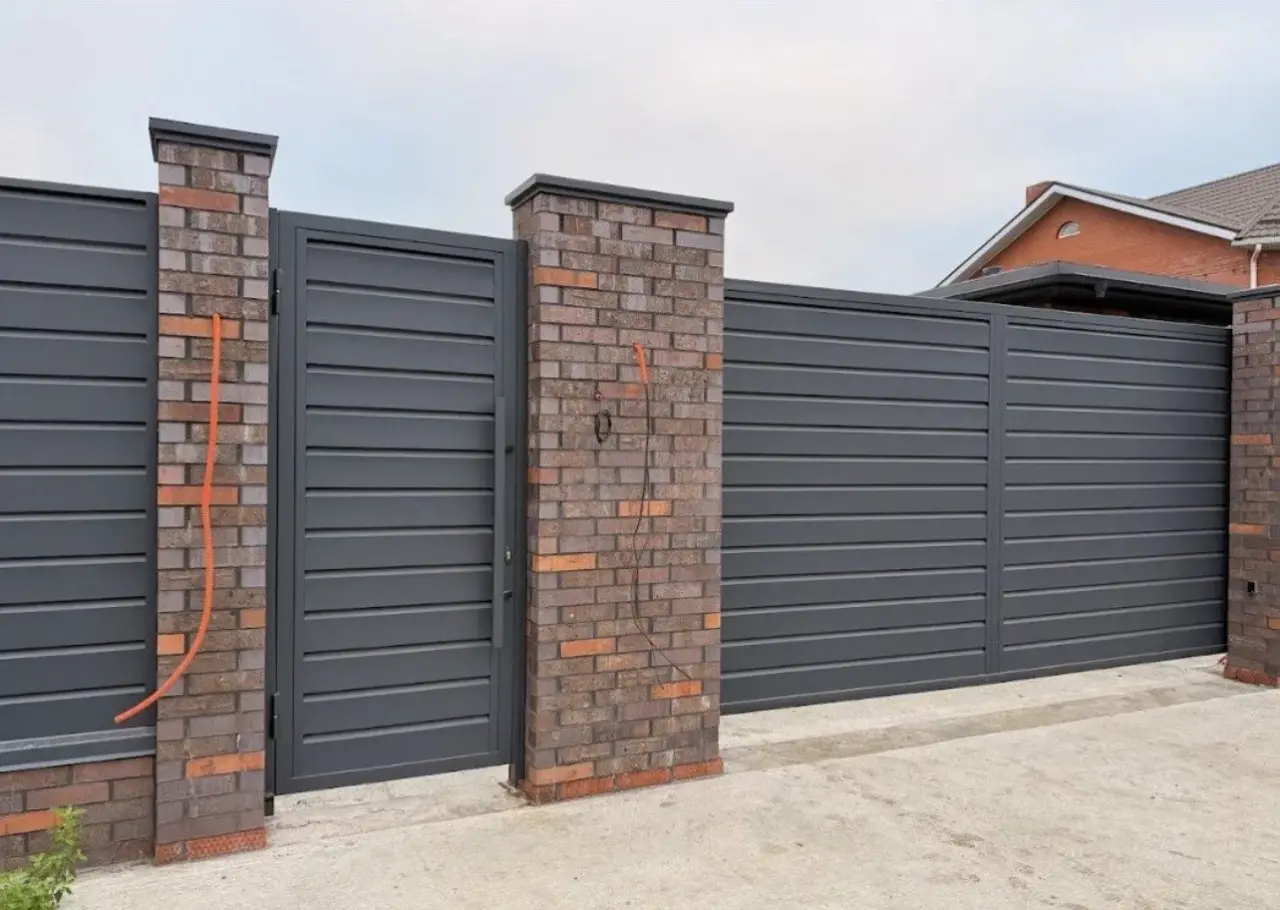 Забор с откатными воротами под ключ Екатеринбург