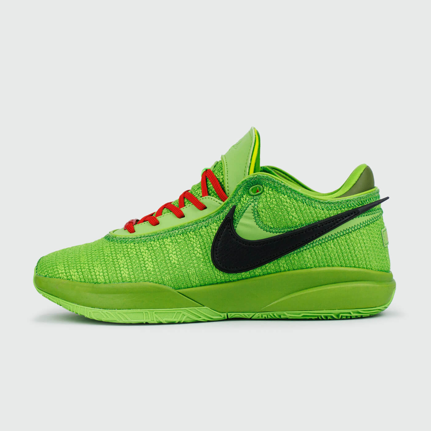 LeBron 20 Green чаще выбирают клиенты