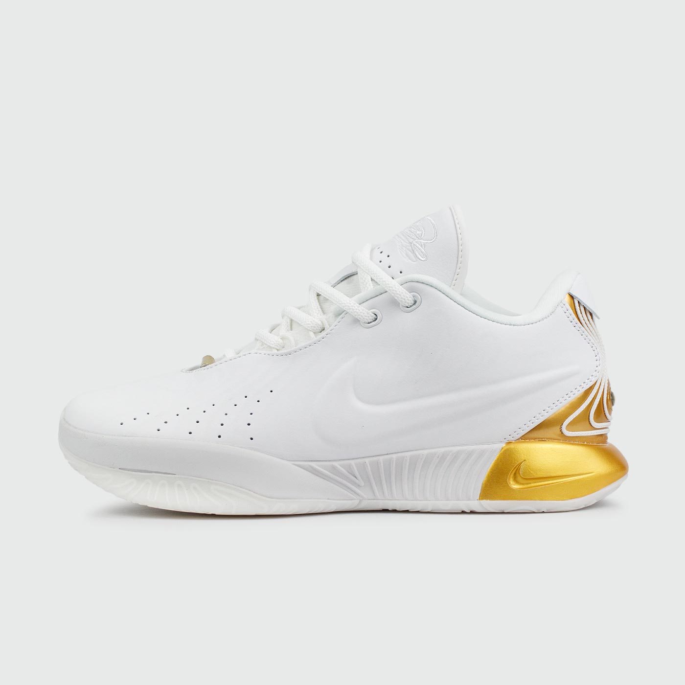 LeBron 21 White чаще выбирают клиенты