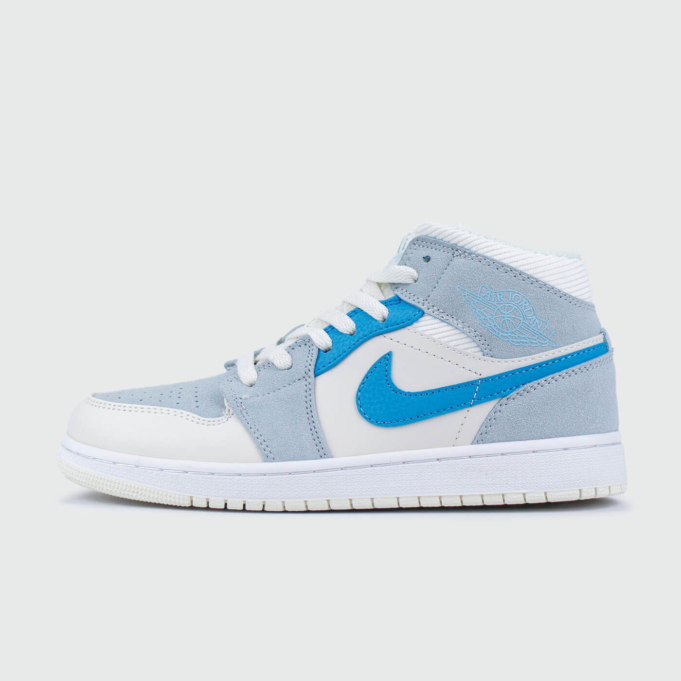 1 new Blue/White Wmns чаще выбирают клиенты
