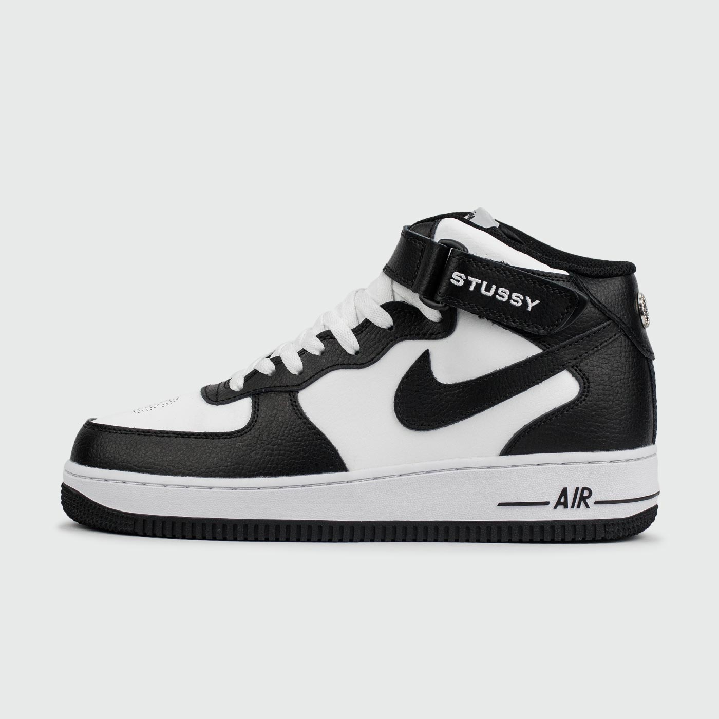 Air Force 1 Mid x Stussy White Black чаще выбирают клиенты