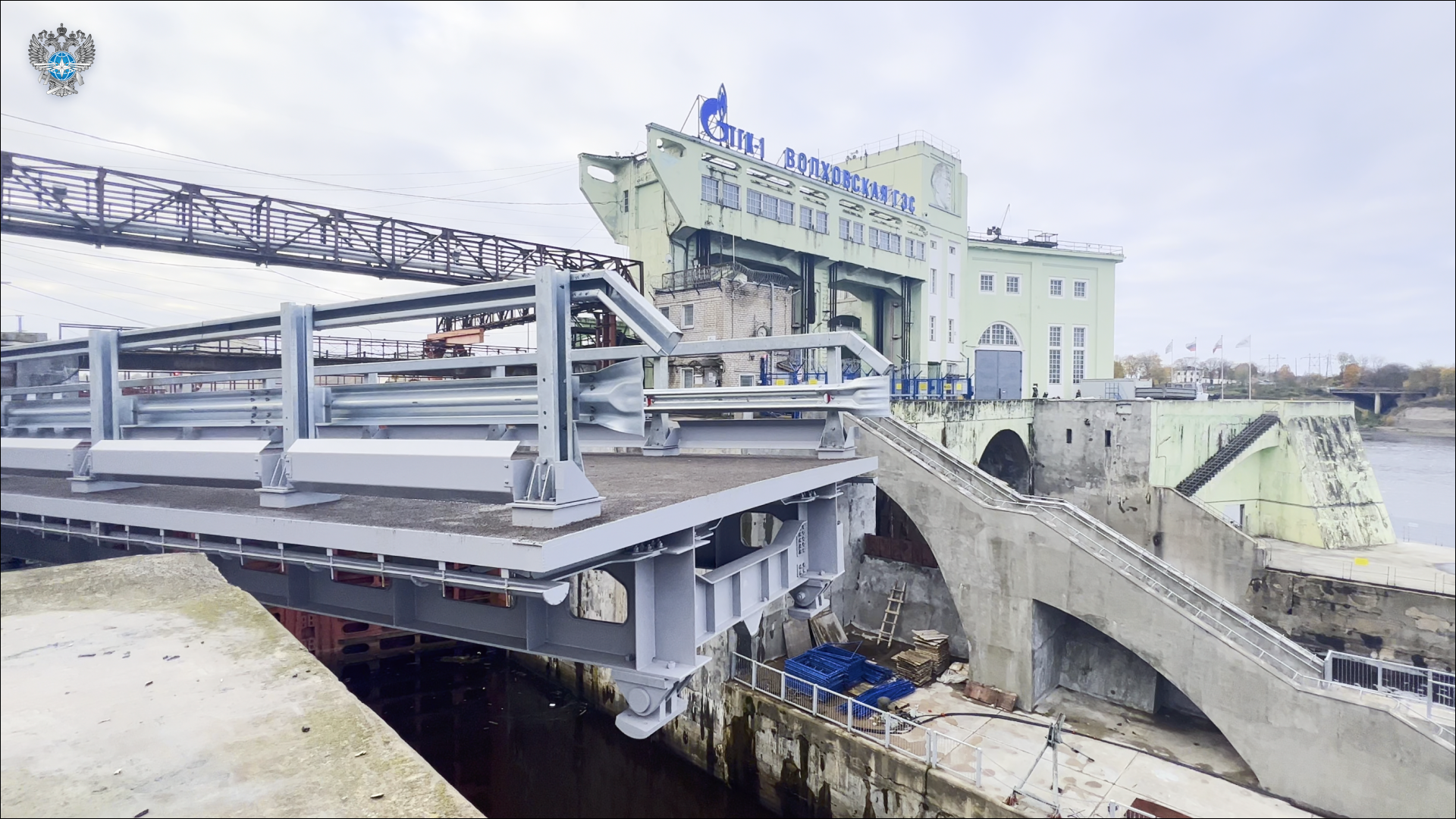 Прошли комплексные испытания поворотного моста на Волховском шлюзе