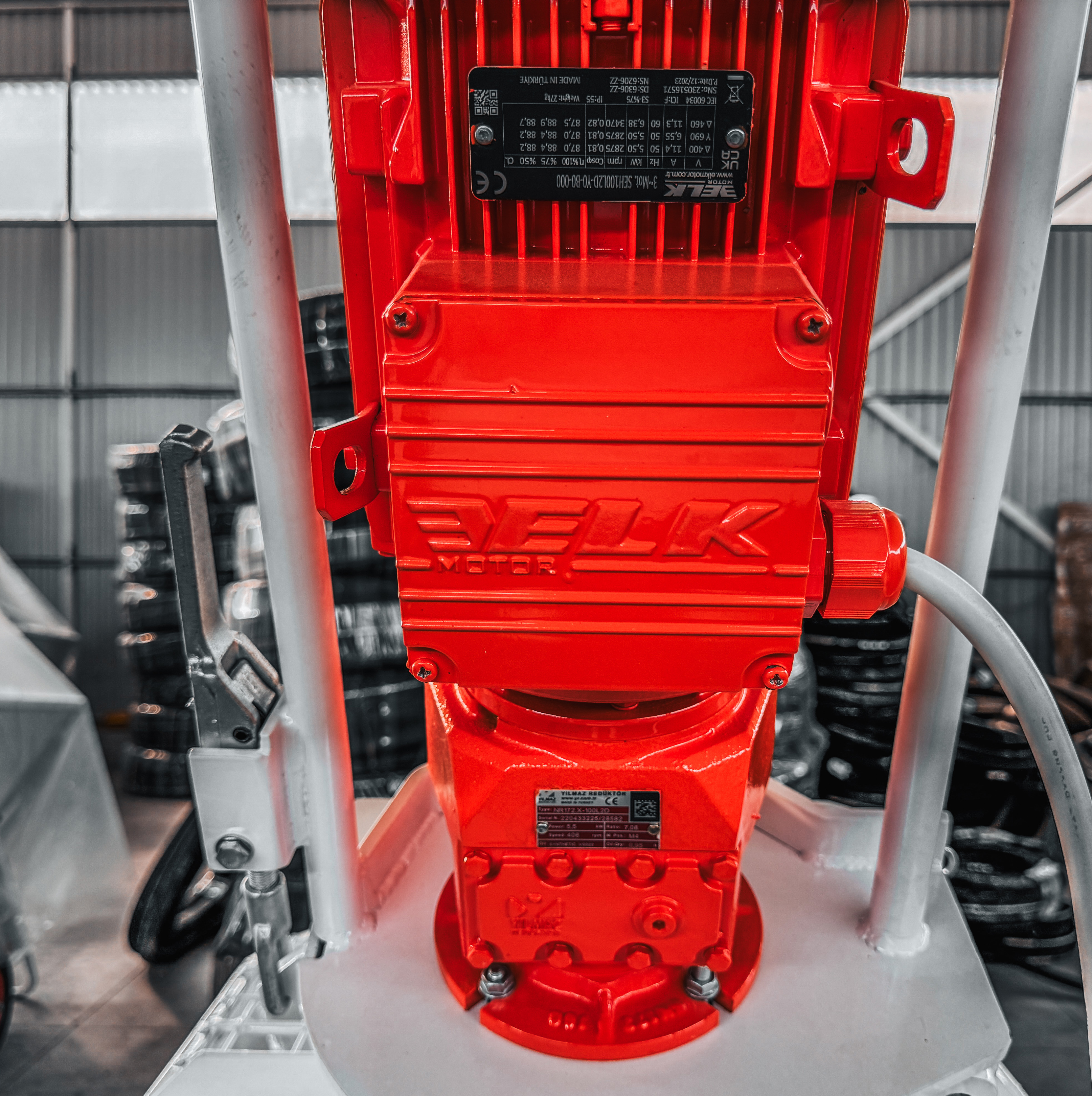 Мультивольтажная штукатурная станция PowerMix в работе