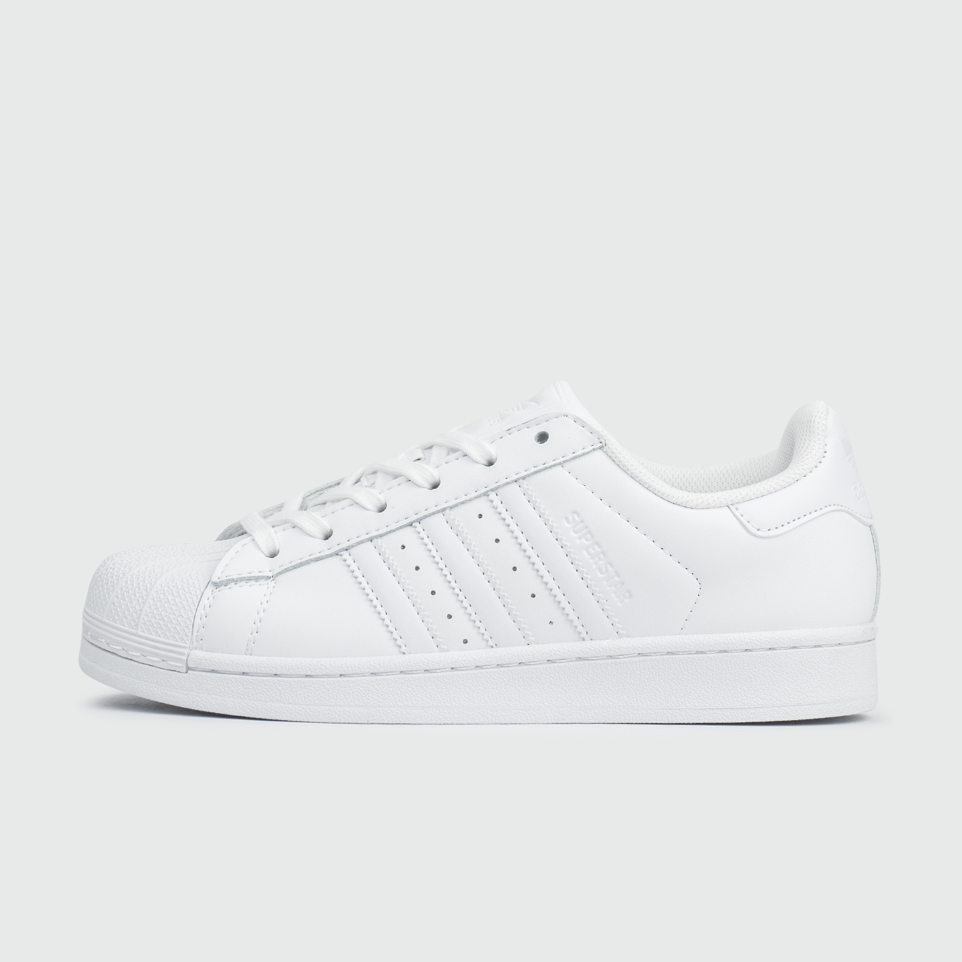 SuperStar Triple White чаще выбирают клиенты