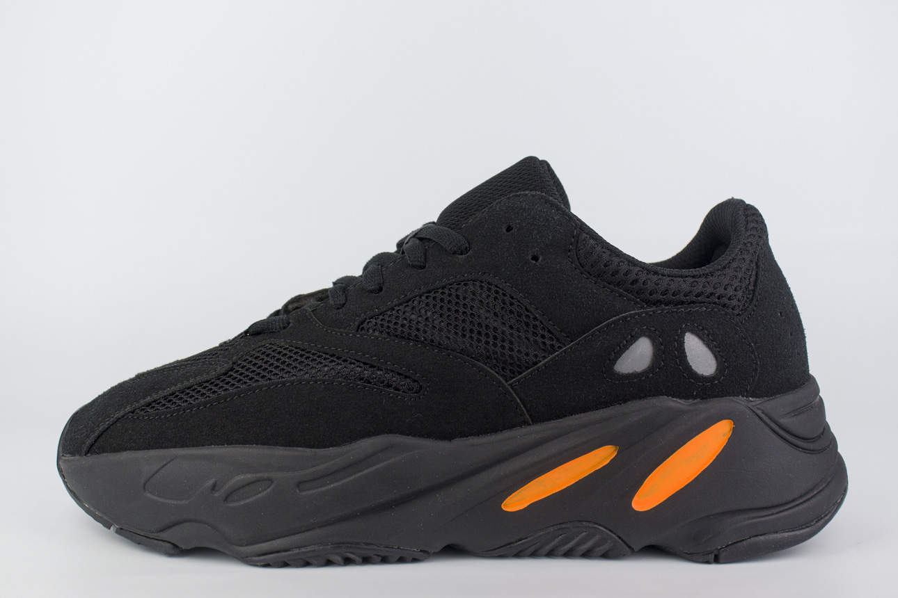 Yeezy Boost 700 Wmns All Black чаще выбирают клиенты