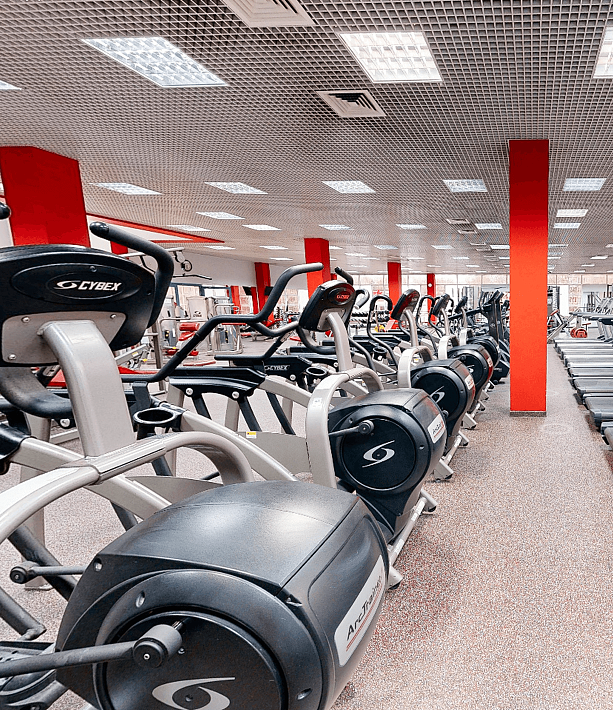 Просторный тренажерный зал на Юго-западной