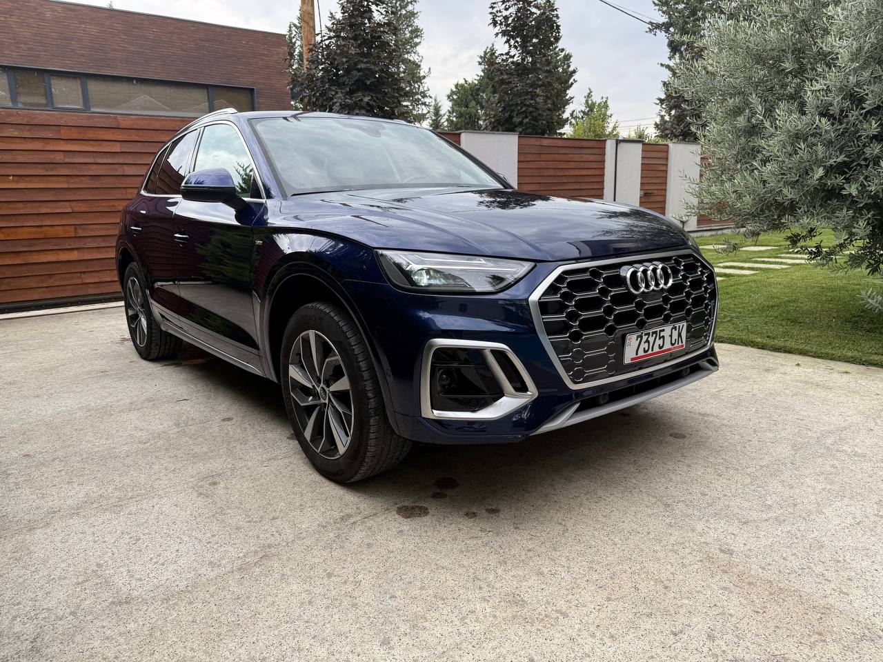 Аренда Audi Q5 2023 в Грузии