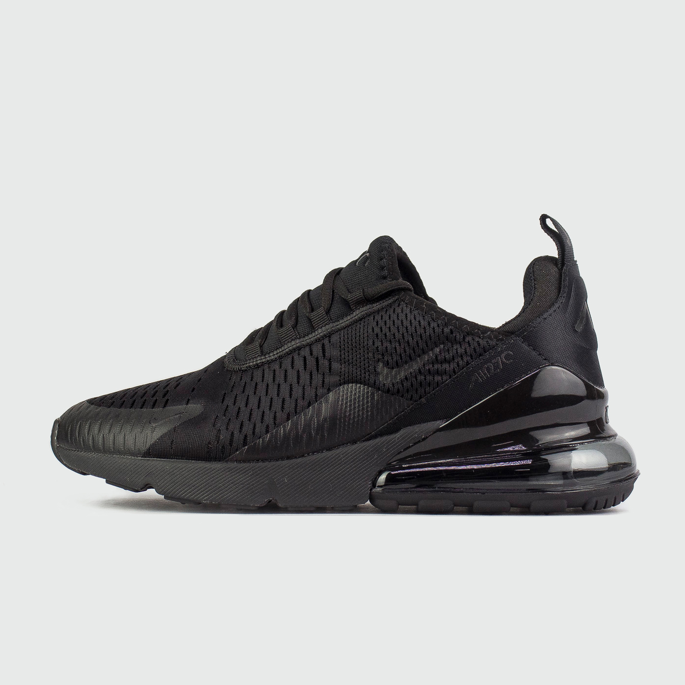 Air Max 270 Triple Black чаще выбирают клиенты
