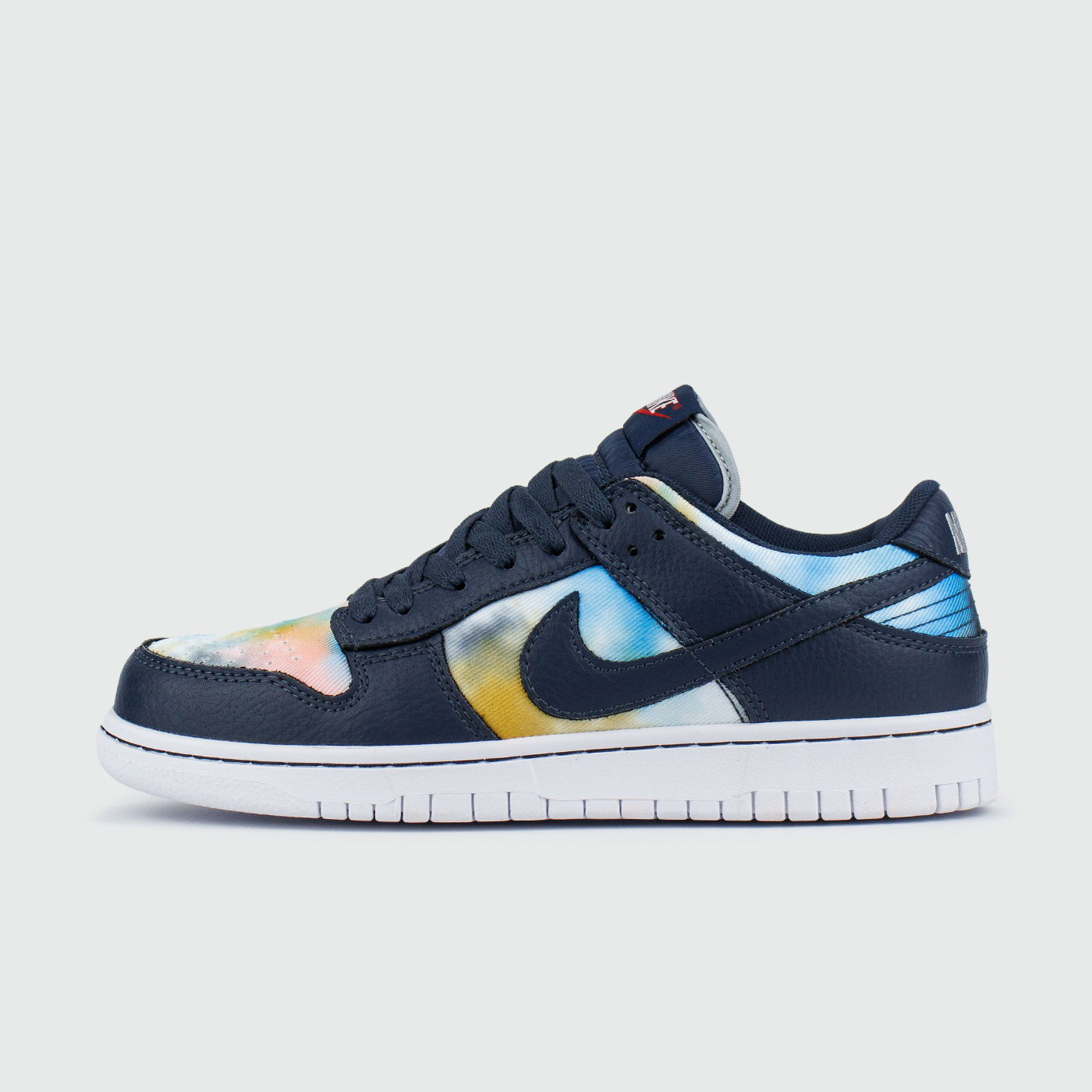 Dunk Low WMNS Graffiti чаще выбирают клиенты