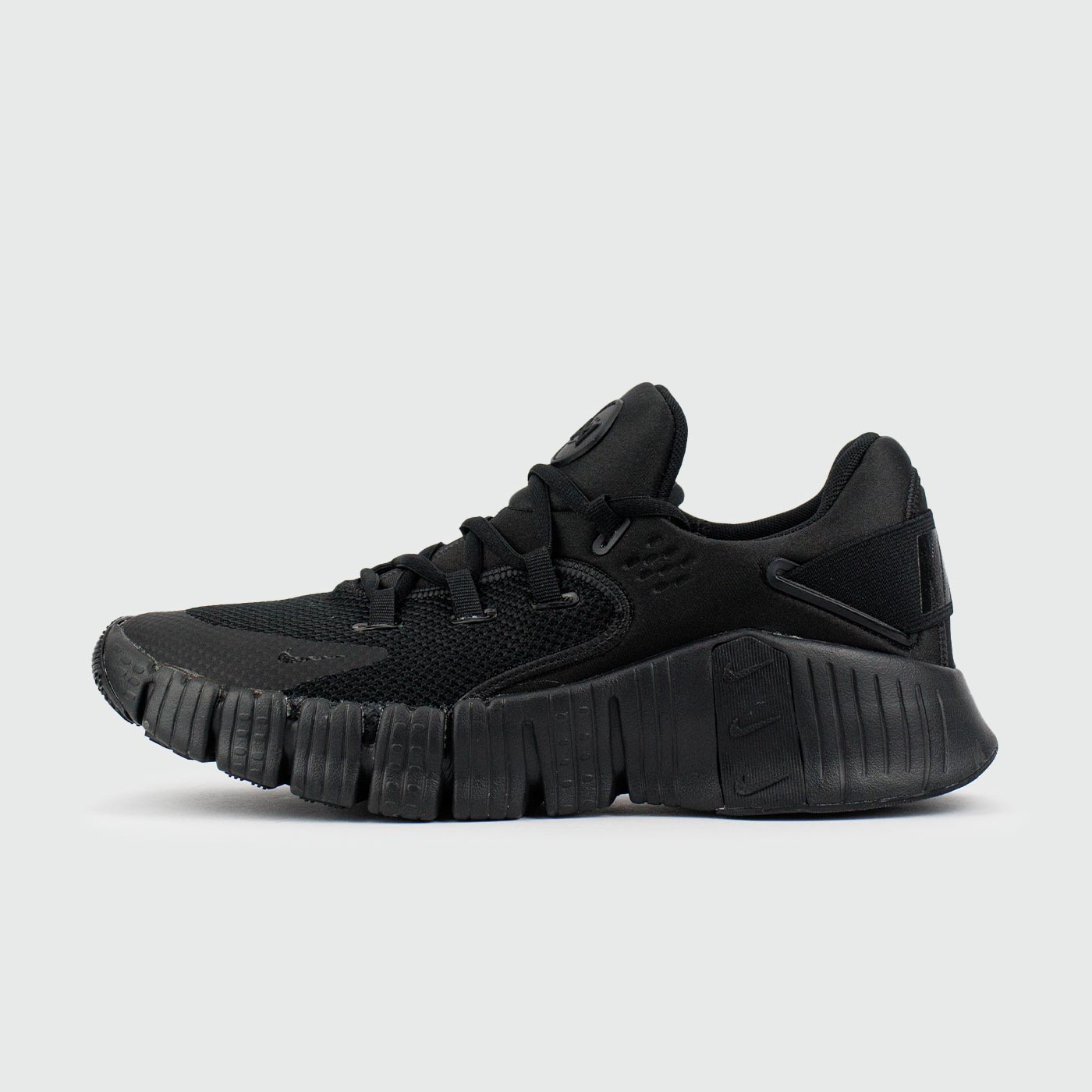 Free Metcon 4 Triple Black чаще выбирают клиенты