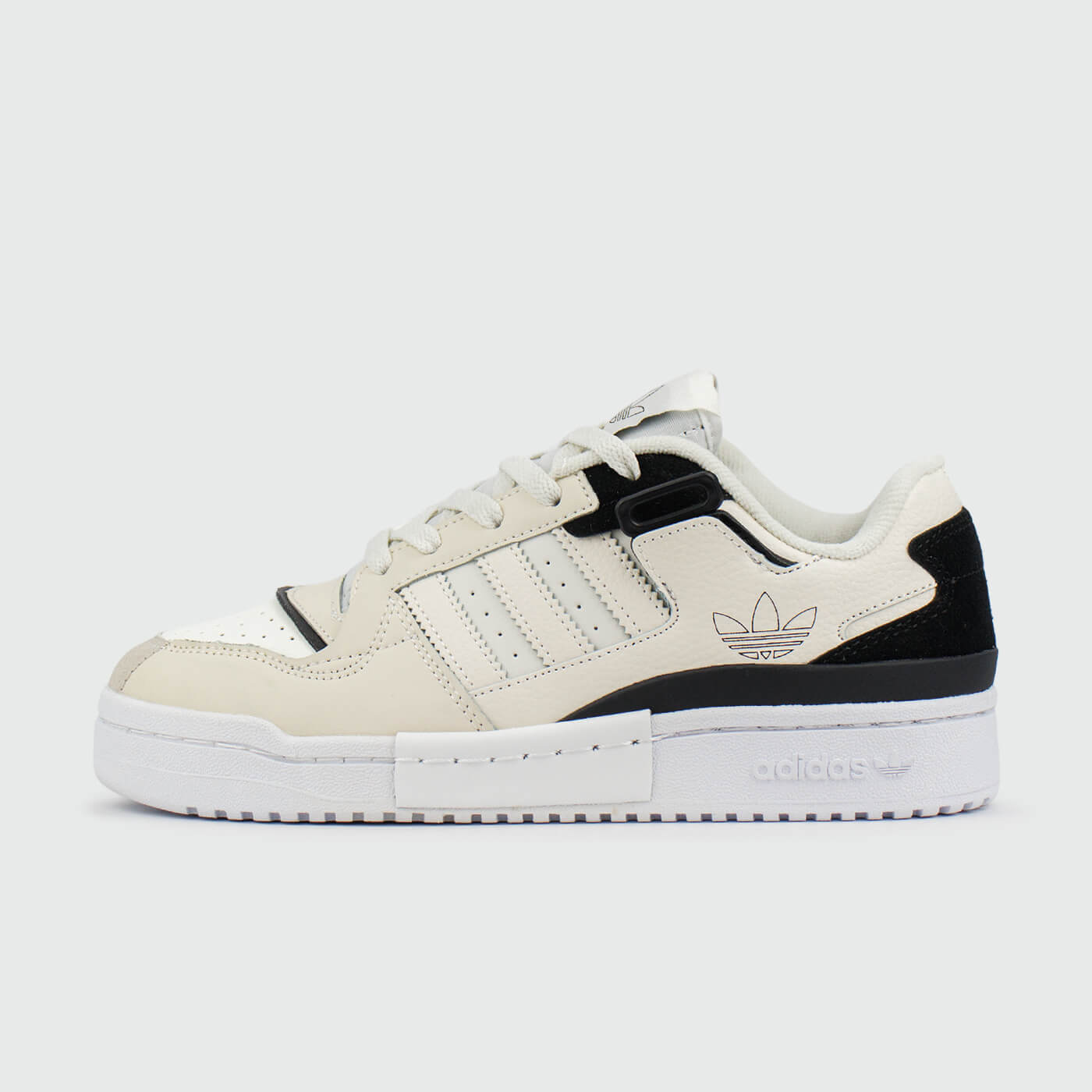Forum Low White/Black new Wmns чаще выбирают клиенты