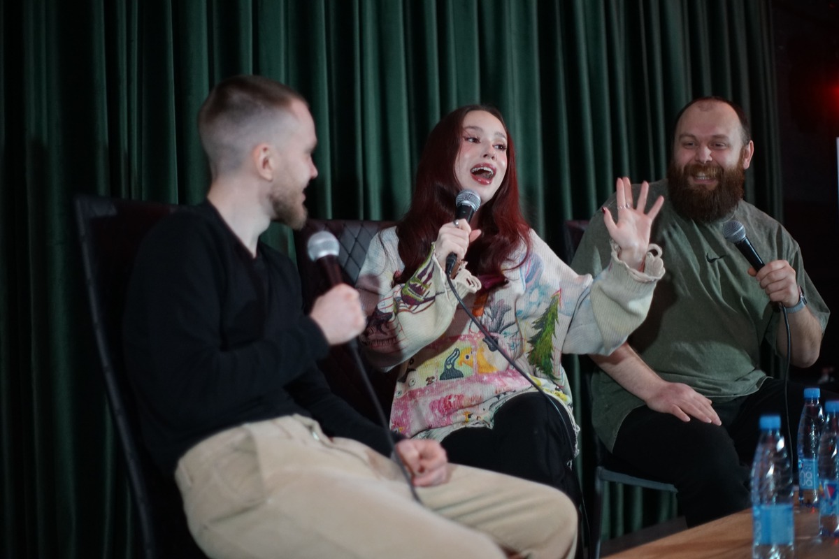 Бургер и закуски в стендап-клубе Comedy Crew Казань