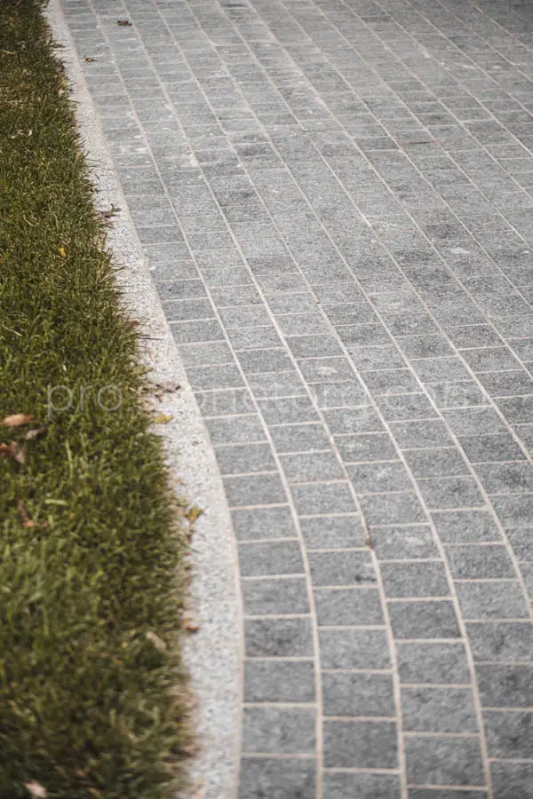 Гранитное мощение брусчаткой укладка бордюра схема гранит карелия фото москва