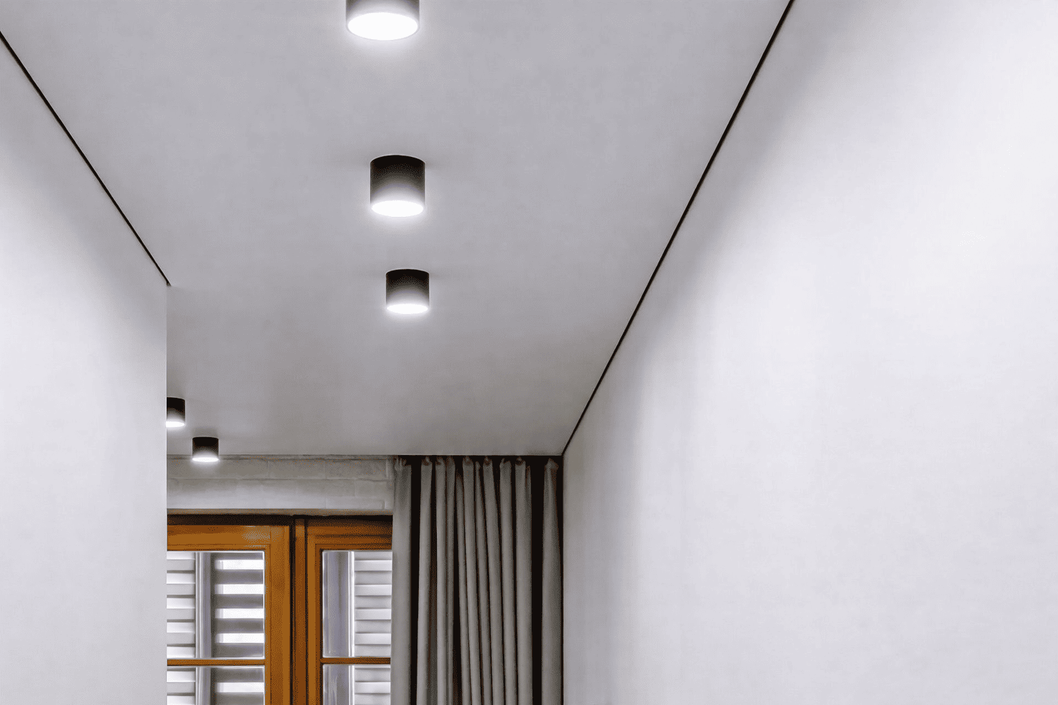 с точечными светильниками