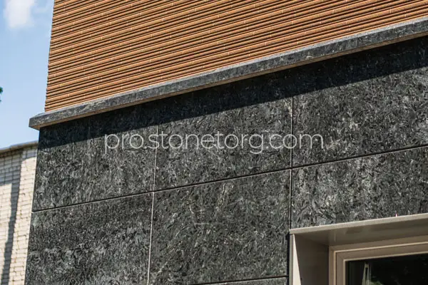 Гранитные плиты из гранита зеленый пироксенит сопка бунтина фото москва