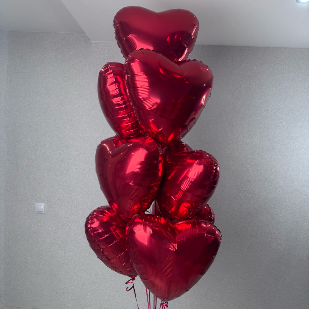 Связка из 10 красных сердец