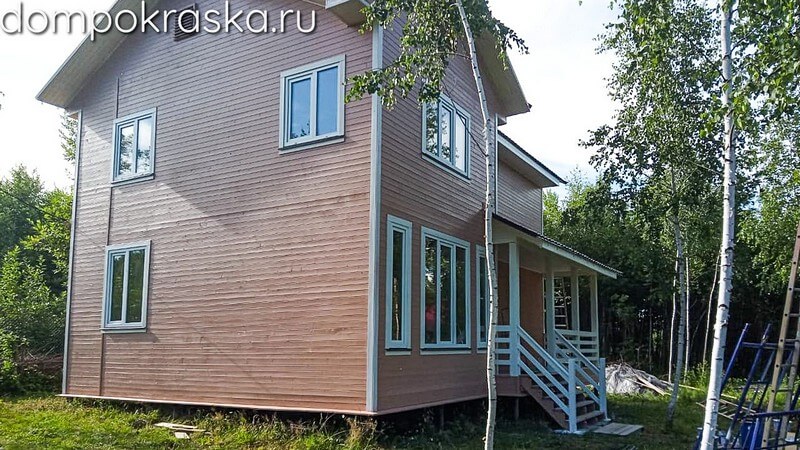 Механизированная покраска дачного дома, фасад имитация бруса