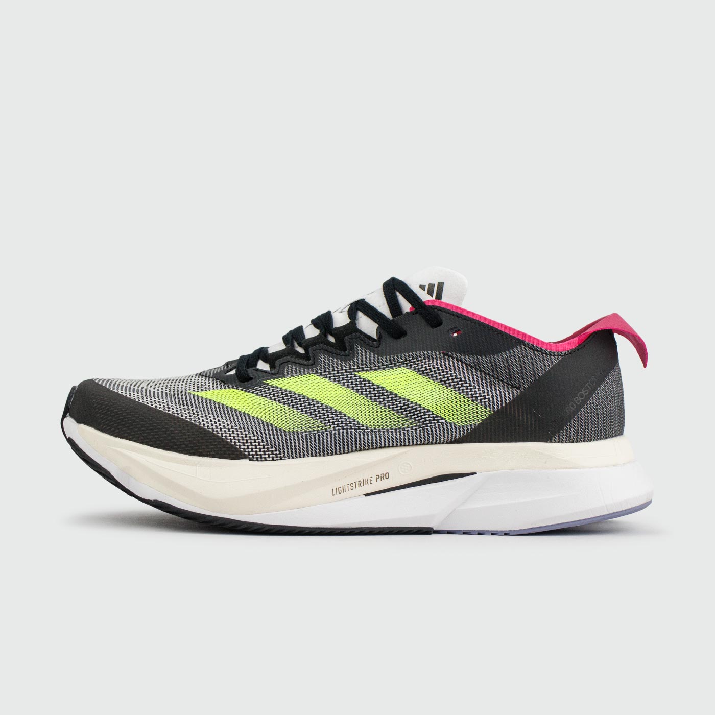 Adizero Boston 12 Black Green Red чаще выбирают клиенты