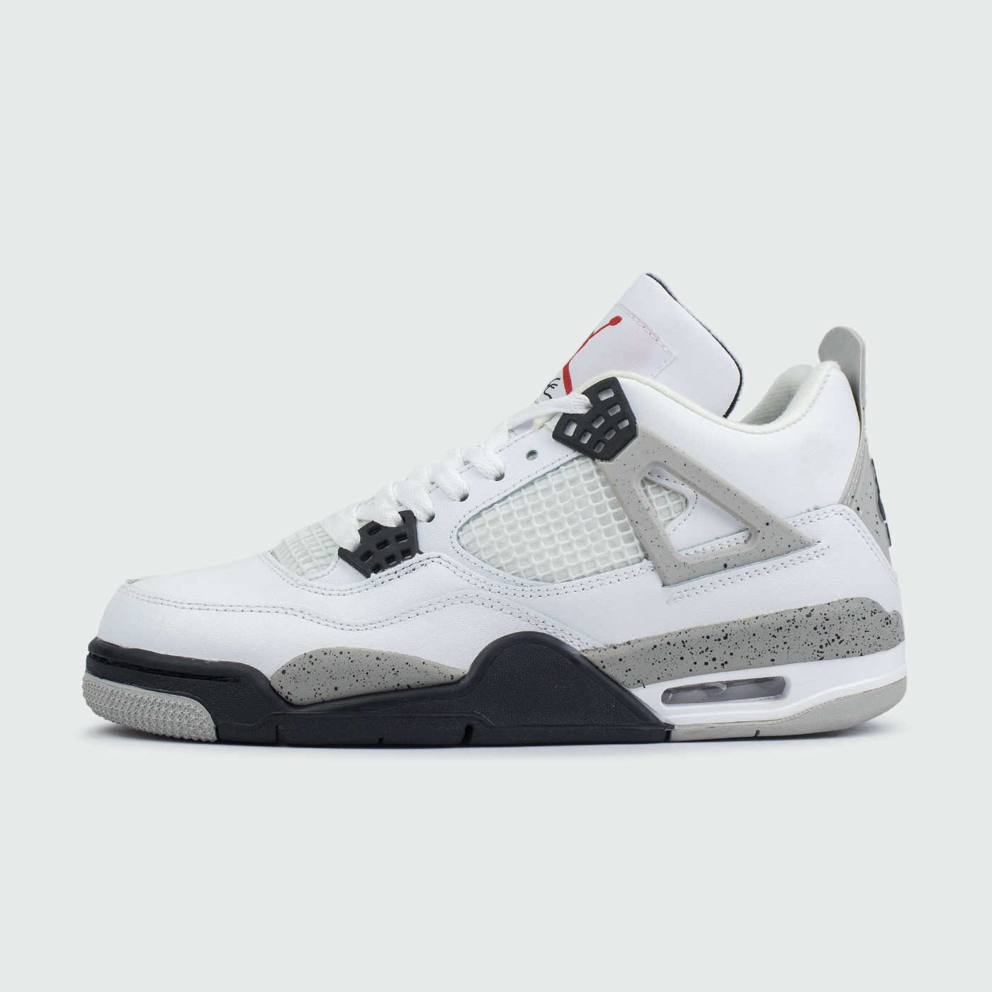 4 Retro White Cement чаще выбирают клиенты