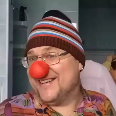 Дмитрий актер Больничных клоунов Носики