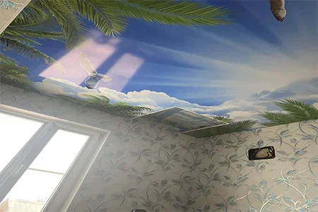 Нанесение 3Д фотопечати на натяжные потолки небо с пальмами