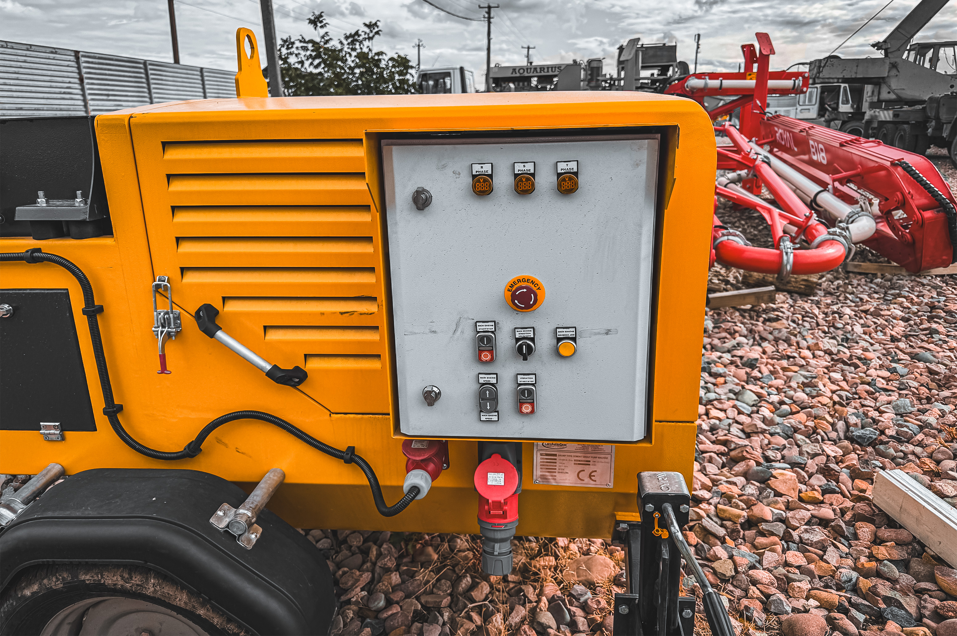 Крупный план узлов сборки и сервисных компонентов