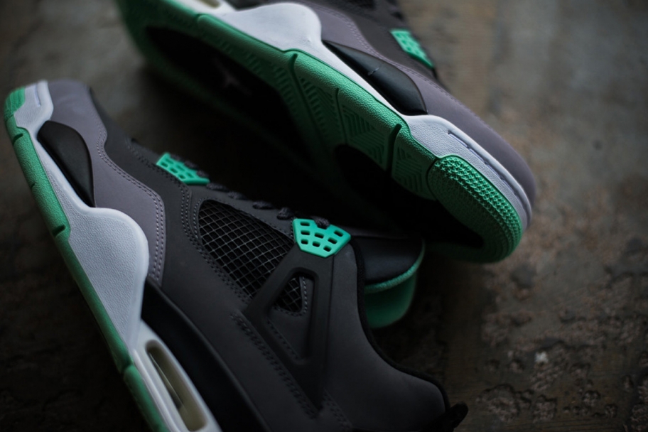 Air Jordan 4 Retro Green Glow обзор товара и новинки, статьи и многое другое