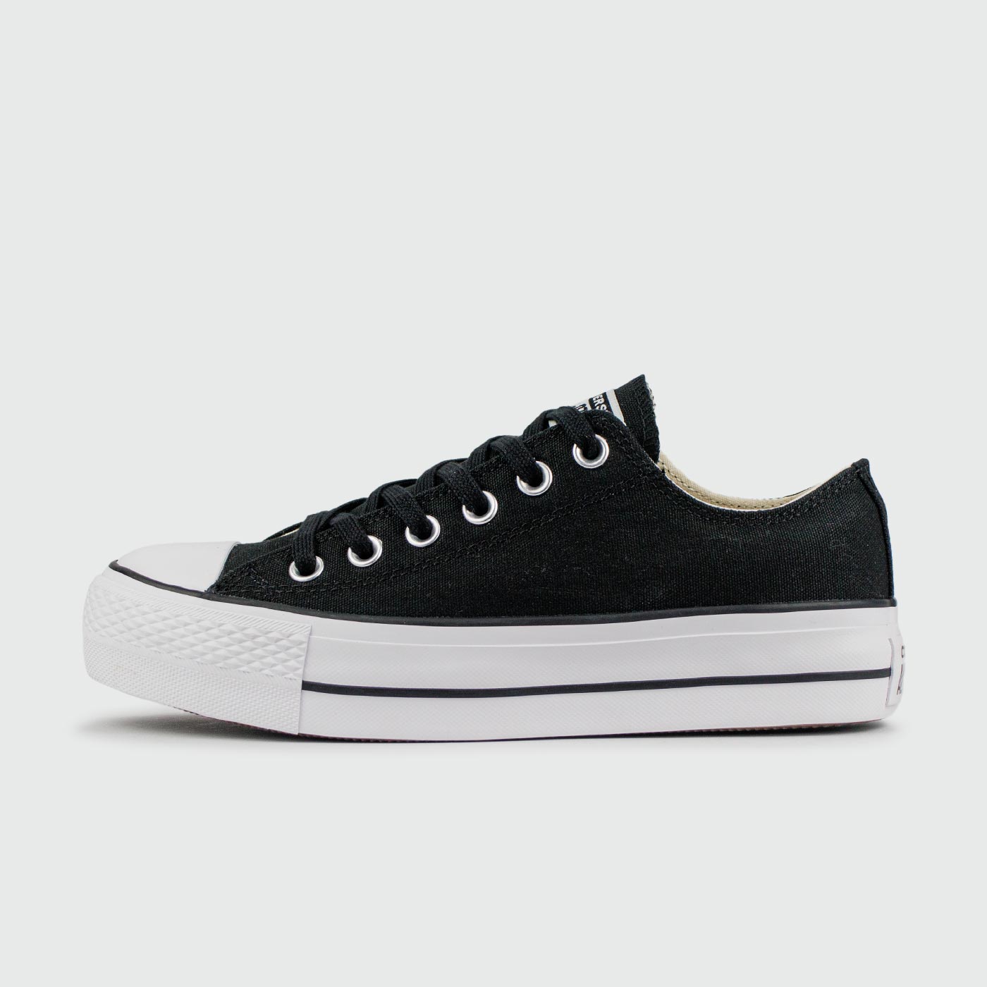 Chuck Taylor Platform Black/White Wmns чаще выбирают клиенты