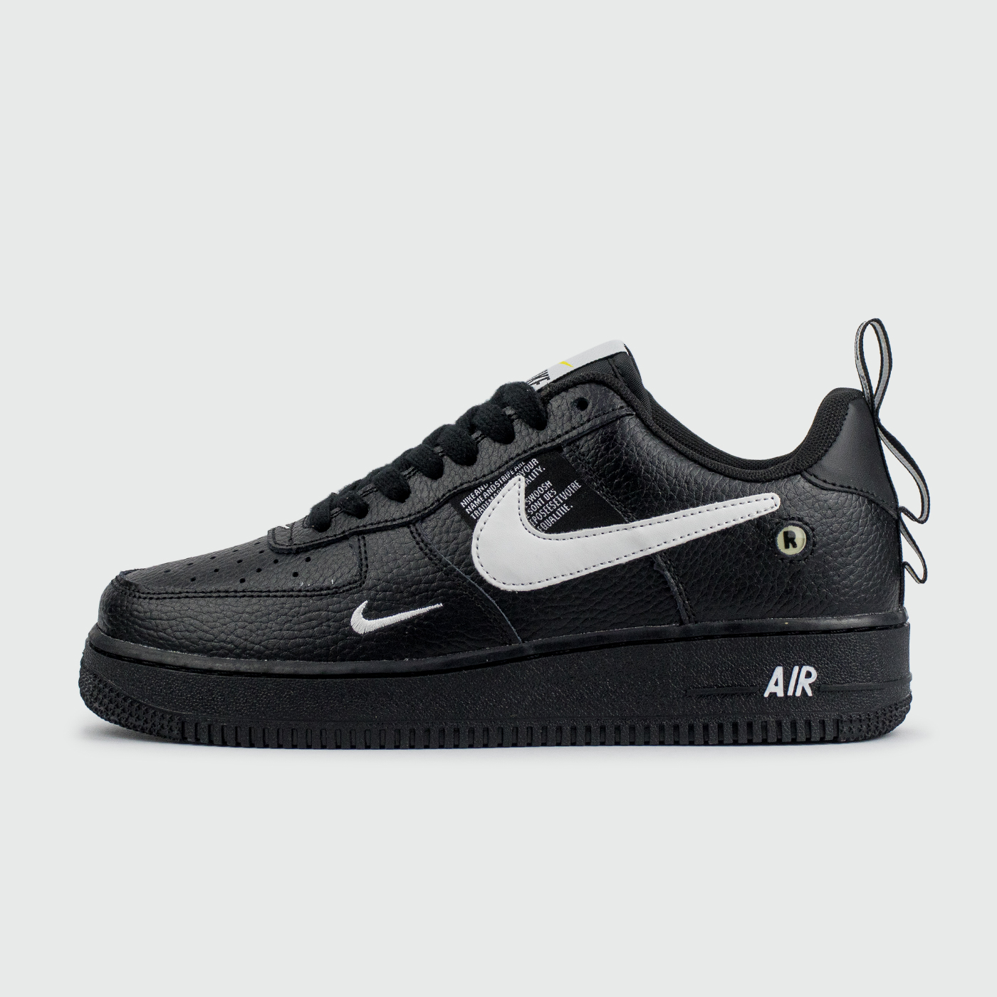 Air Force 1 Low 07 LV8 Black/White чаще выбирают клиенты