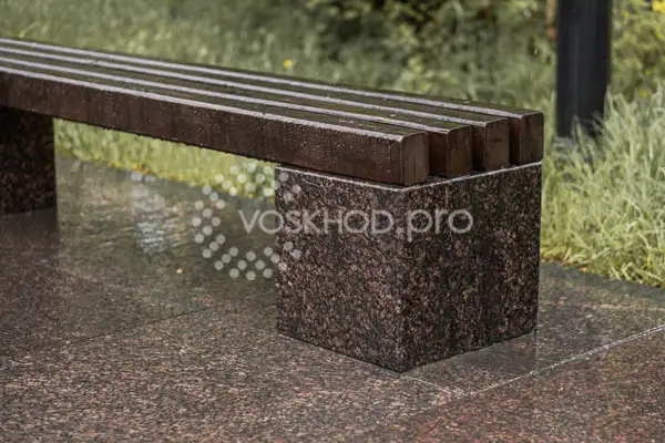 Гранитная скамья, скамейки из гранита облицовка фасад Балтийский гранит оптом москва