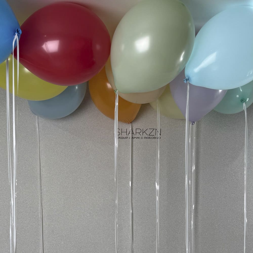 10 цветных под потолок